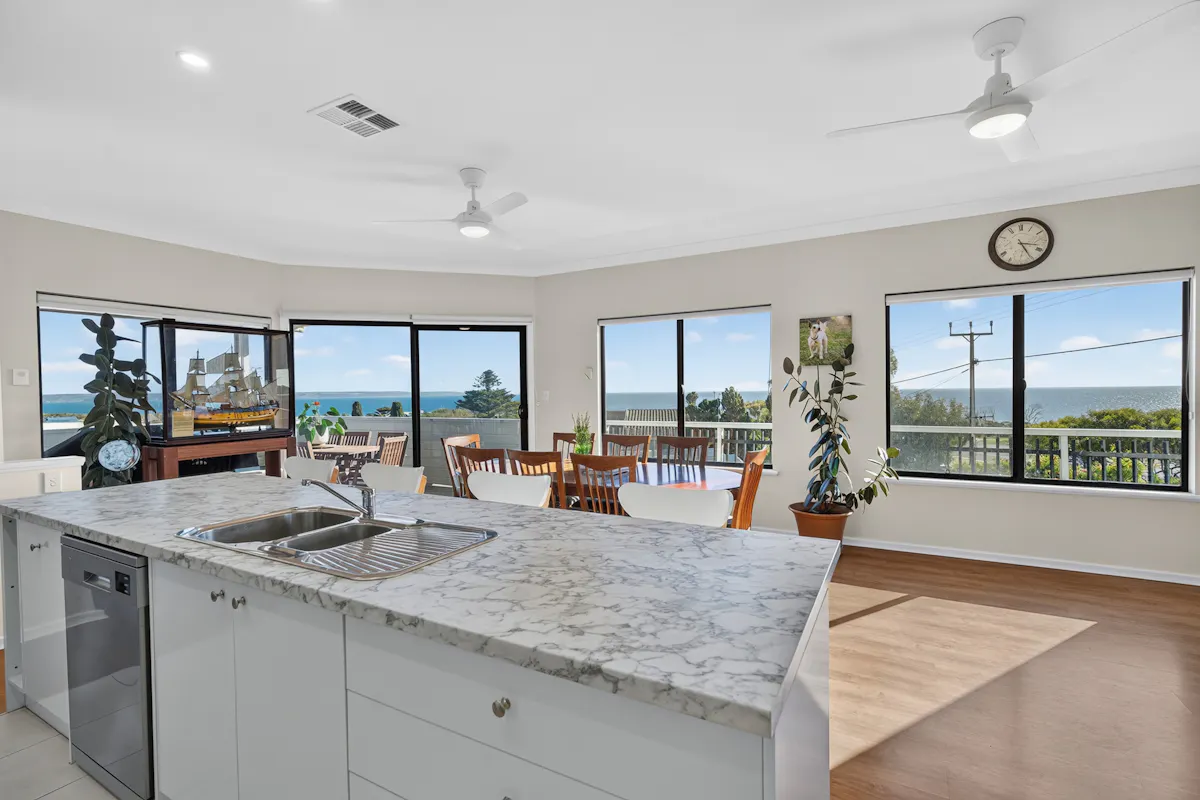 11 Flinders Drive — photo 3 of 30