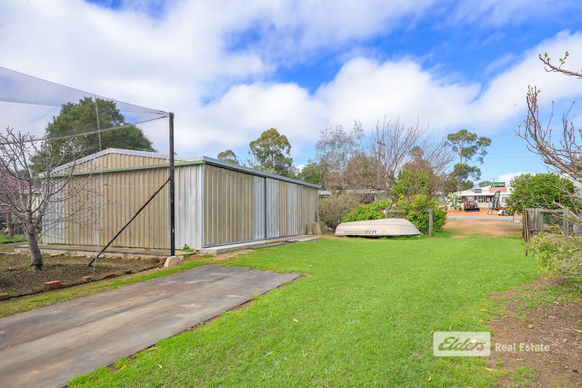 166 South Western Highway — photo 5 of 8