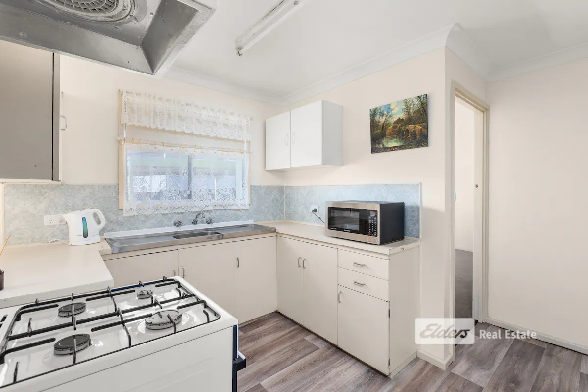216 Atkinson Street North — photo 6 of 21