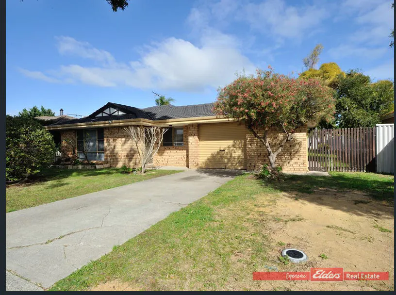 7 Woodbridge Drive — photo 4 of 28
