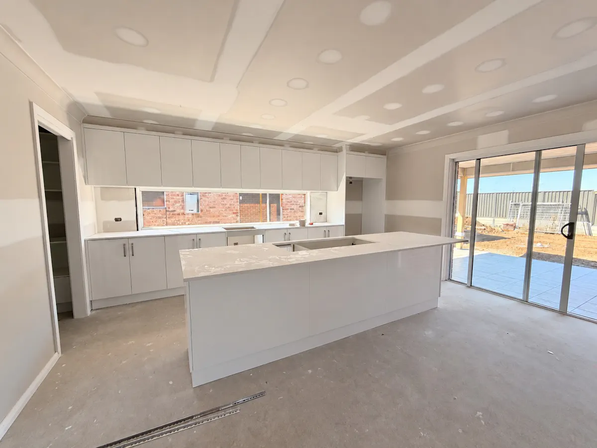78 Stream Avenue — photo 3 of 4
