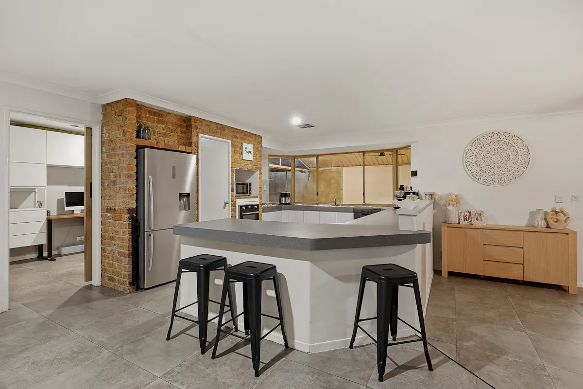 28 Yanrey Street — photo 12 of 30