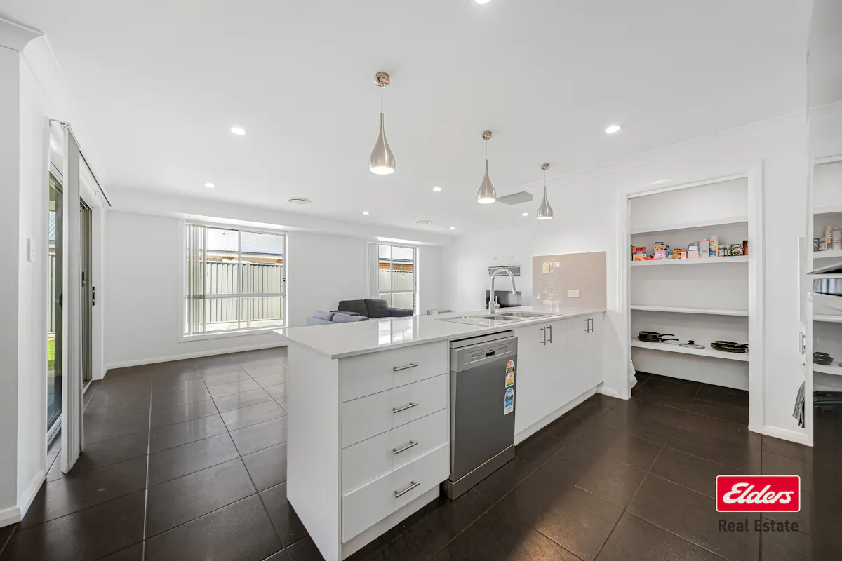 46 Argyle Avenue — photo 4 of 26