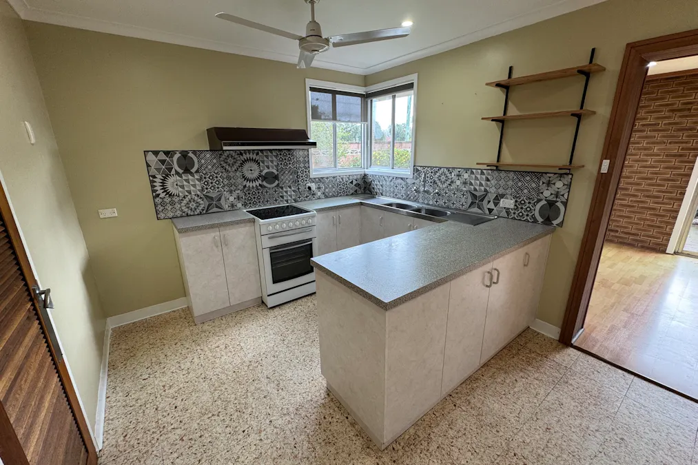 463 Sloane Street, Deniliquin, NSW, 2710 - Image 2