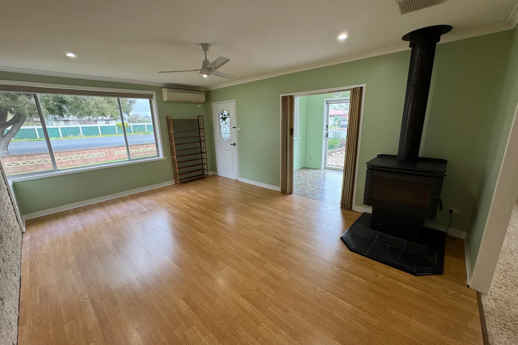 463 Sloane Street, Deniliquin, NSW, 2710 - Image 7