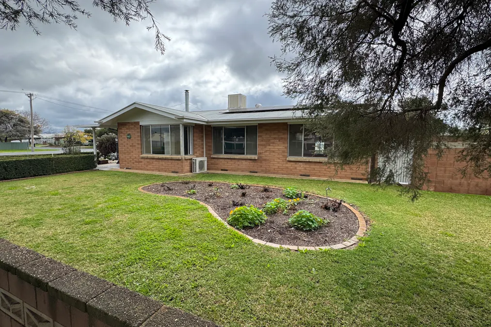 463 Sloane Street, Deniliquin, NSW, 2710 - Image 24
