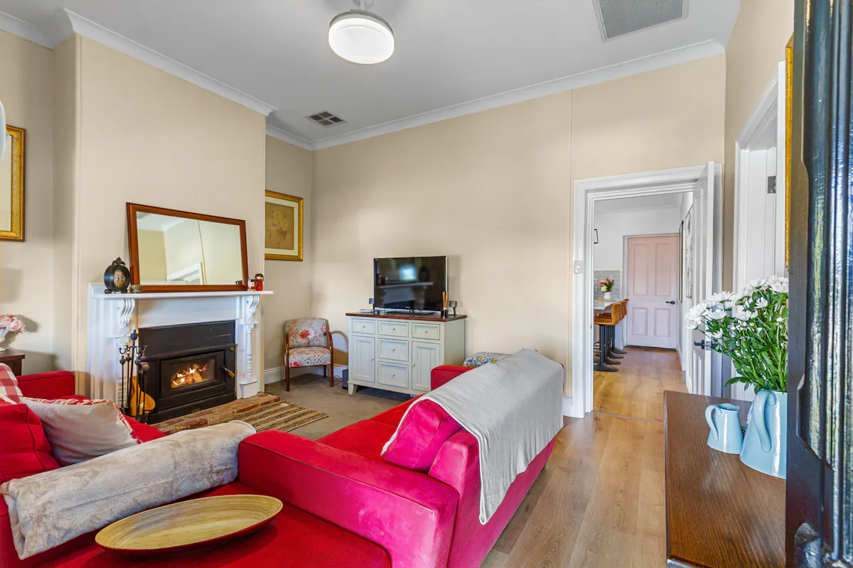 8 Houghton Street — photo 16 of 30