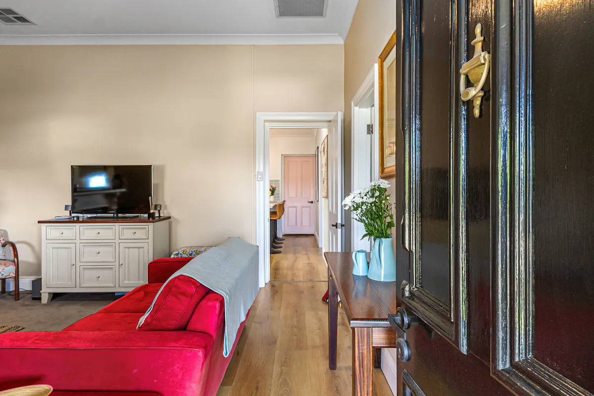 8 Houghton Street — photo 14 of 30