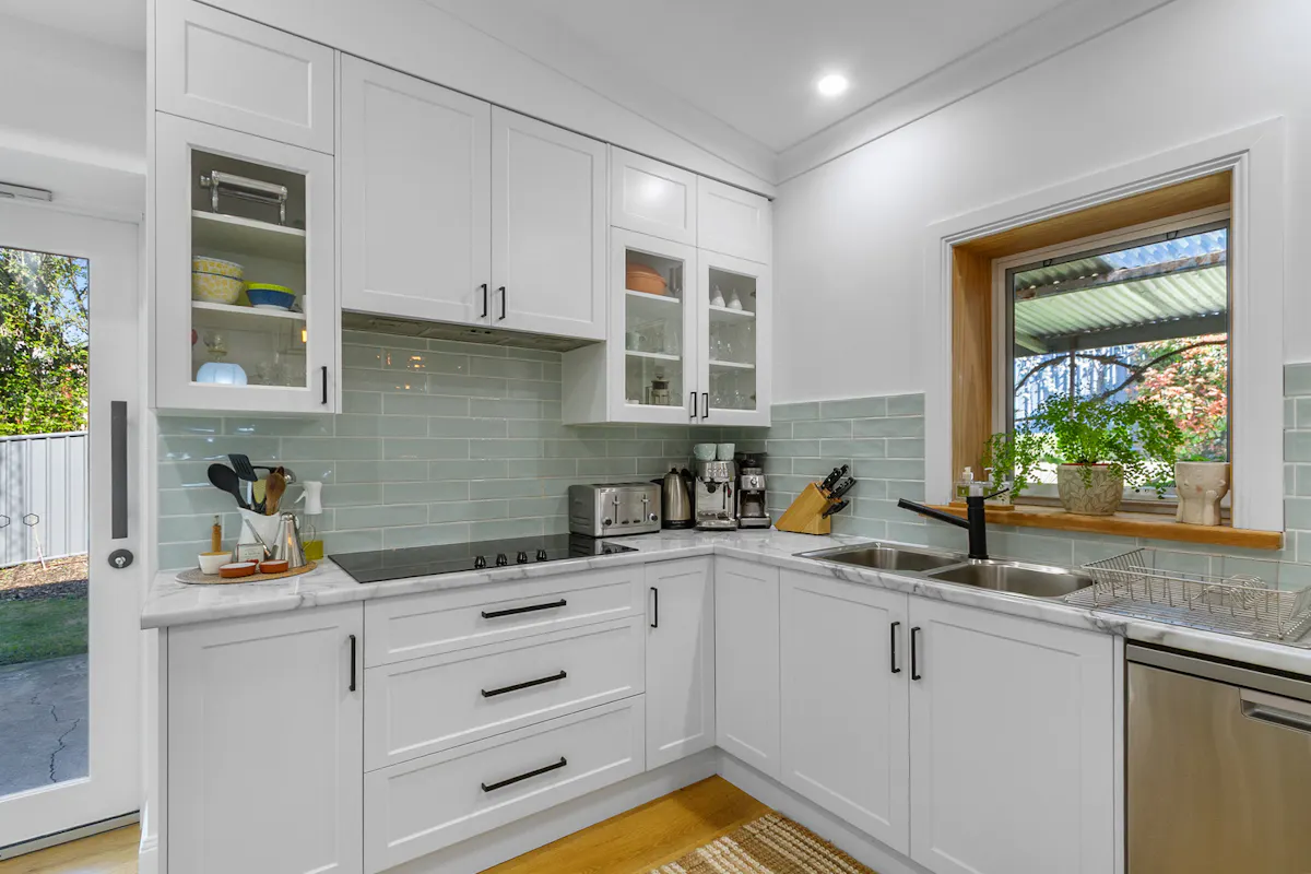 8 Houghton Street — photo 9 of 30