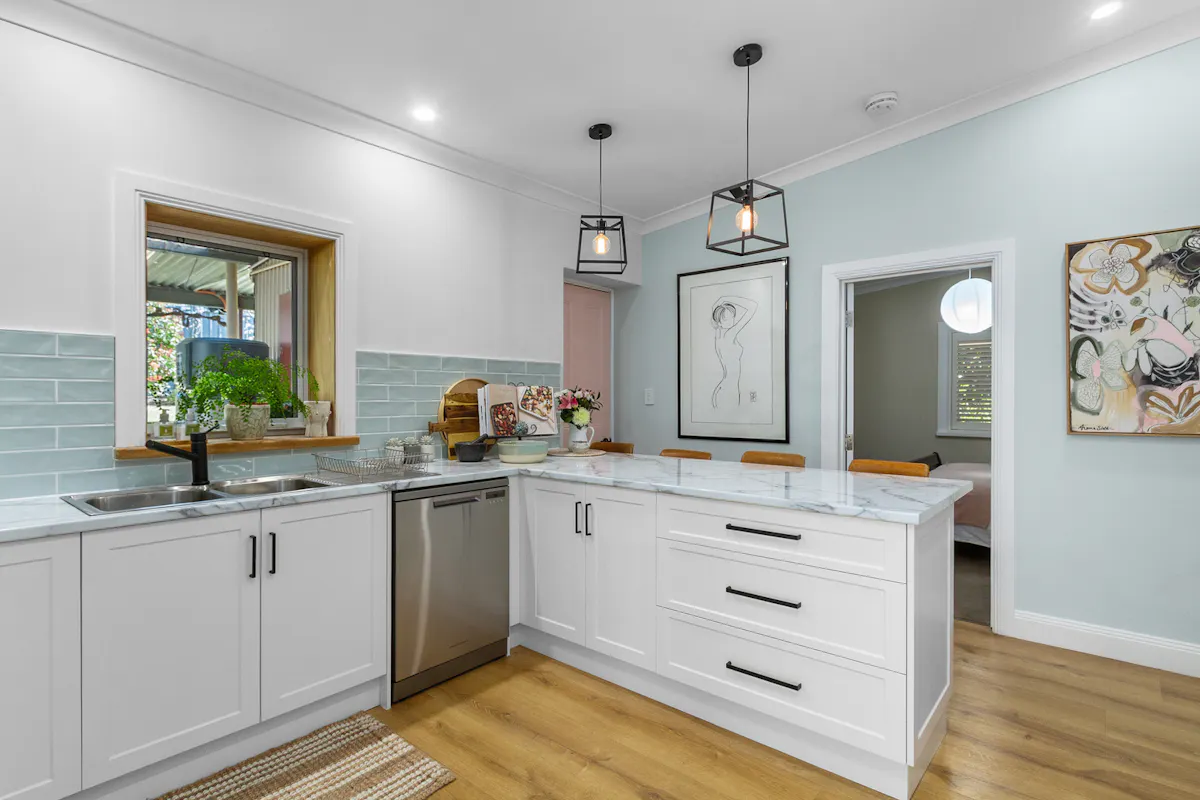 8 Houghton Street — photo 11 of 30