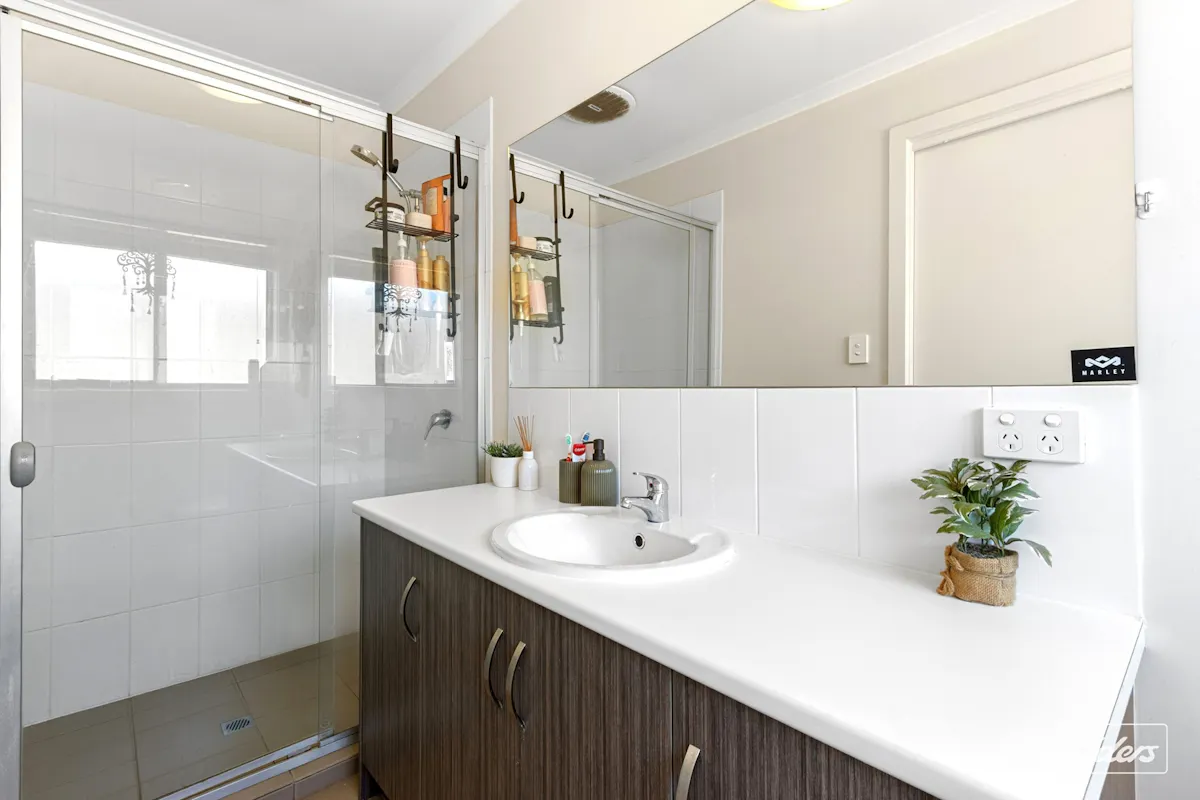 256 Cartledge Avenue — photo 8 of 19