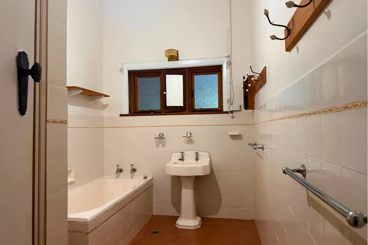 Stunning Rural Homestead — photo 9 of 9