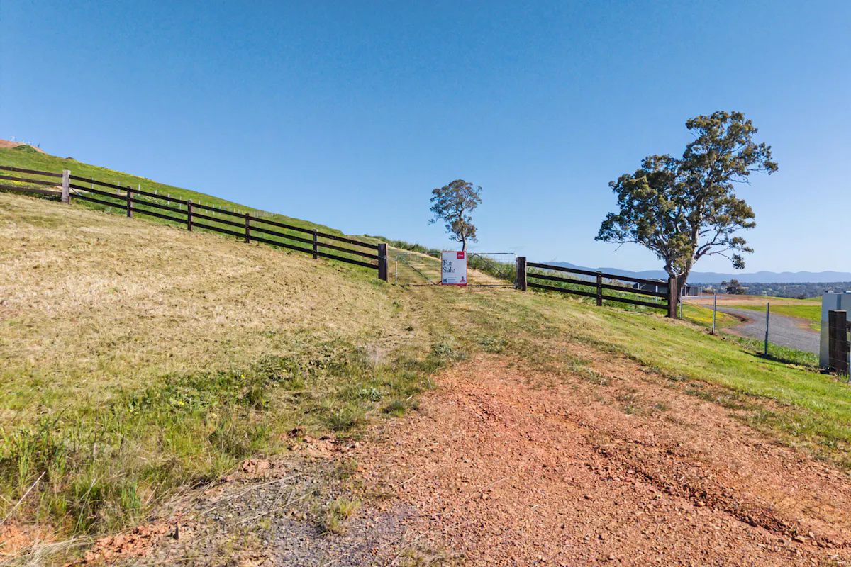 70 Range View Court — photo 2 of 7