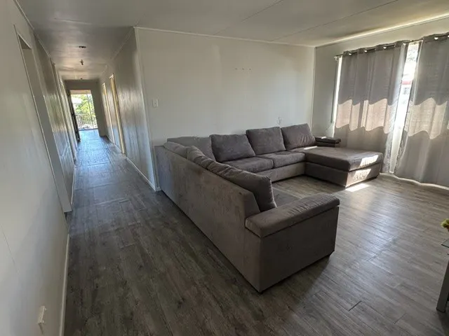 6 Naughtin Street — photo 4 of 15