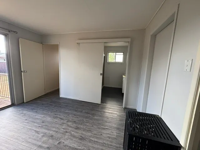 6 Naughtin Street — photo 5 of 15
