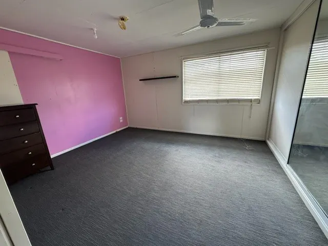 6 Naughtin Street — photo 11 of 15