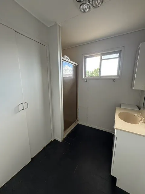 6 Naughtin Street — photo 13 of 15