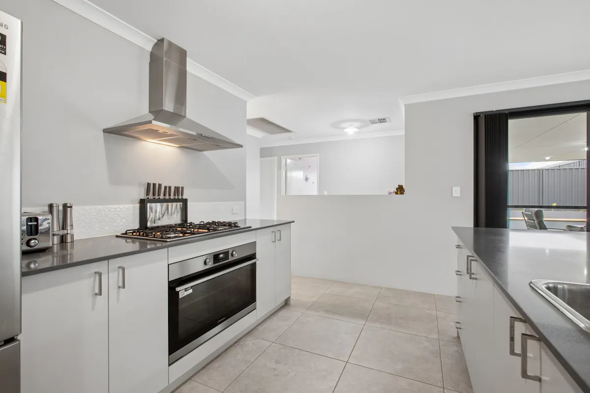 27 Candela Parkway — photo 7 of 27
