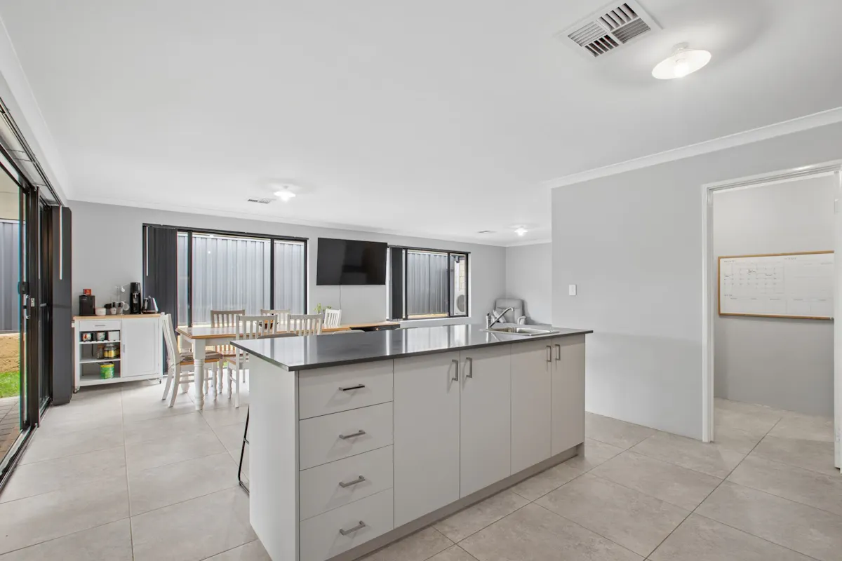 27 Candela Parkway — photo 6 of 27