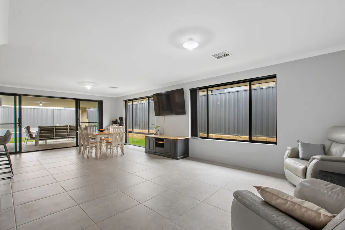27 Candela Parkway — photo 5 of 27