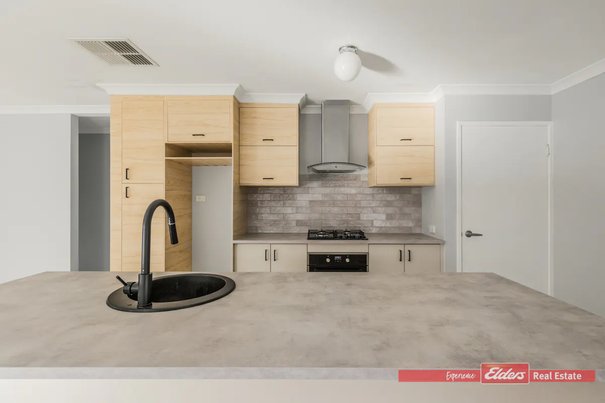 3 Maiden Way — photo 11 of 23