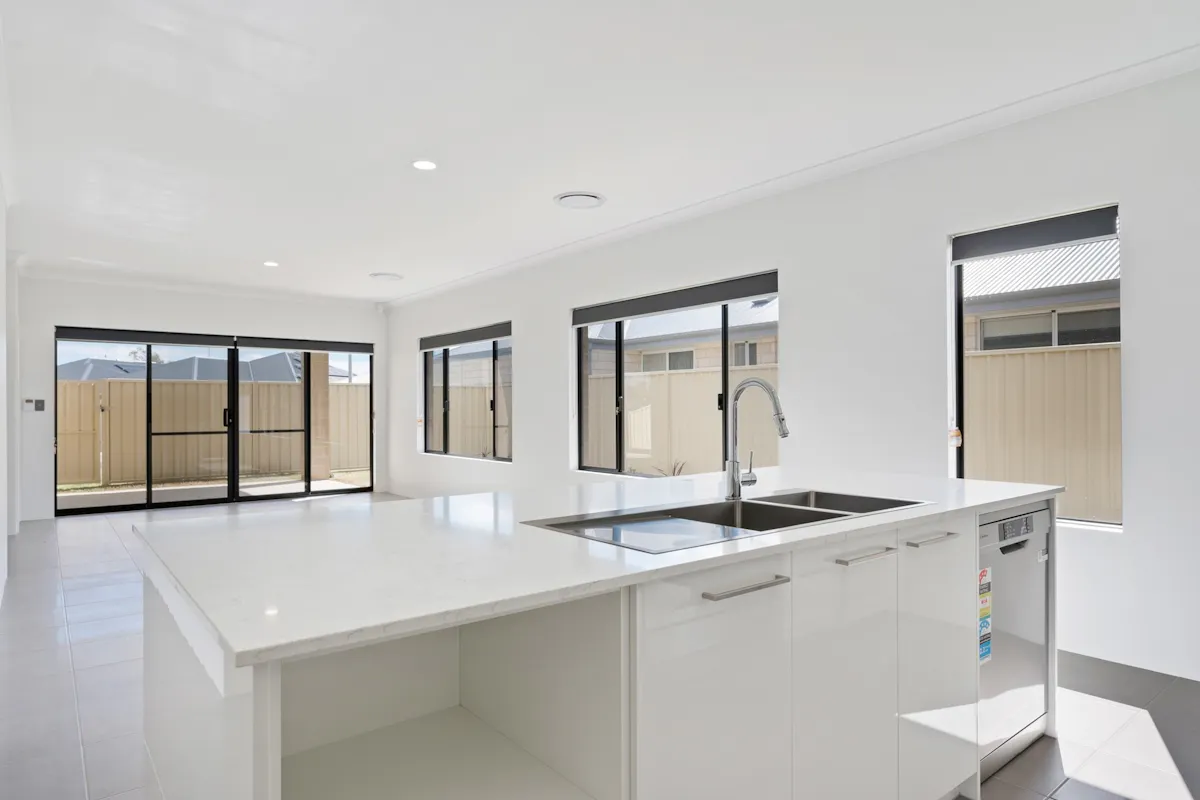 19 Kingston Drive — photo 4 of 11