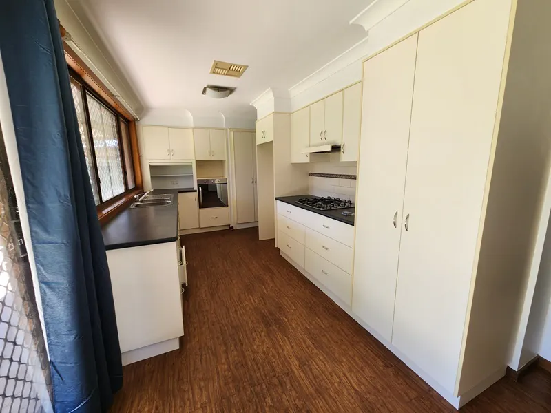 168 Cobra Street — photo 2 of 7