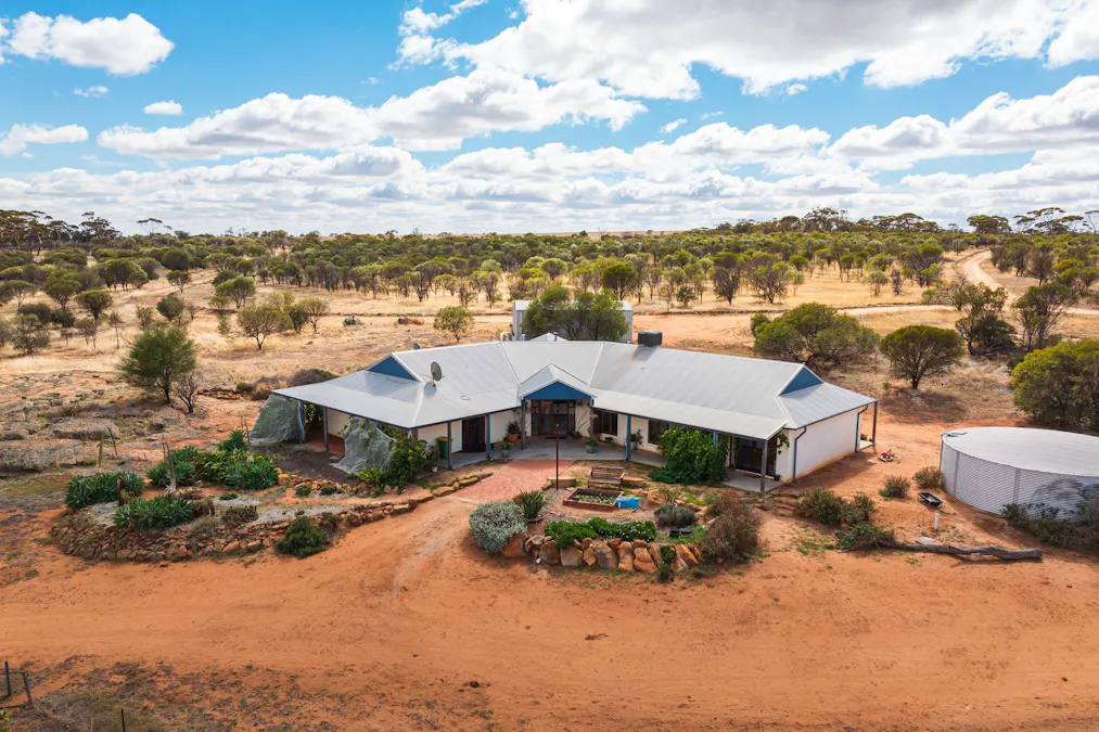 1565 Wogarl West Road, Cramphorne, WA, 6420 - Image 2