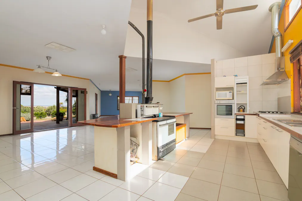 1565 Wogarl West Road, Cramphorne, WA, 6420 - Image 10