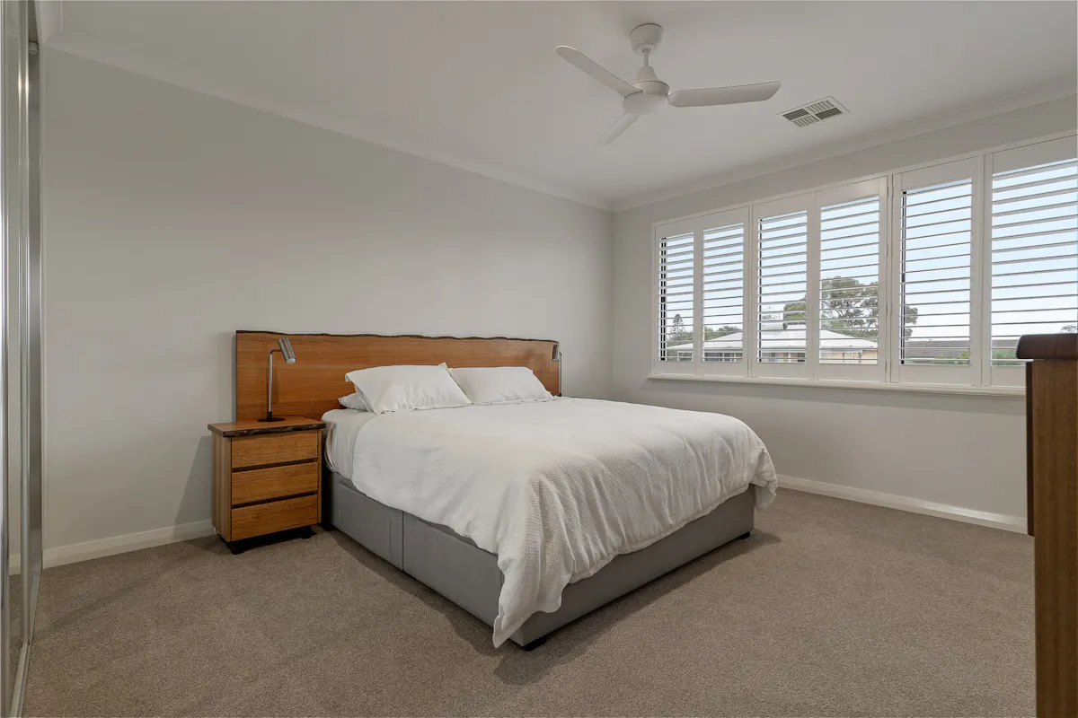 56 Gloucester Crescent — photo 14 of 30