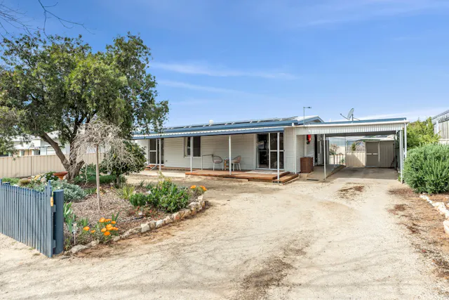 27 Second Street — photo from Elders Real Estate Riverland