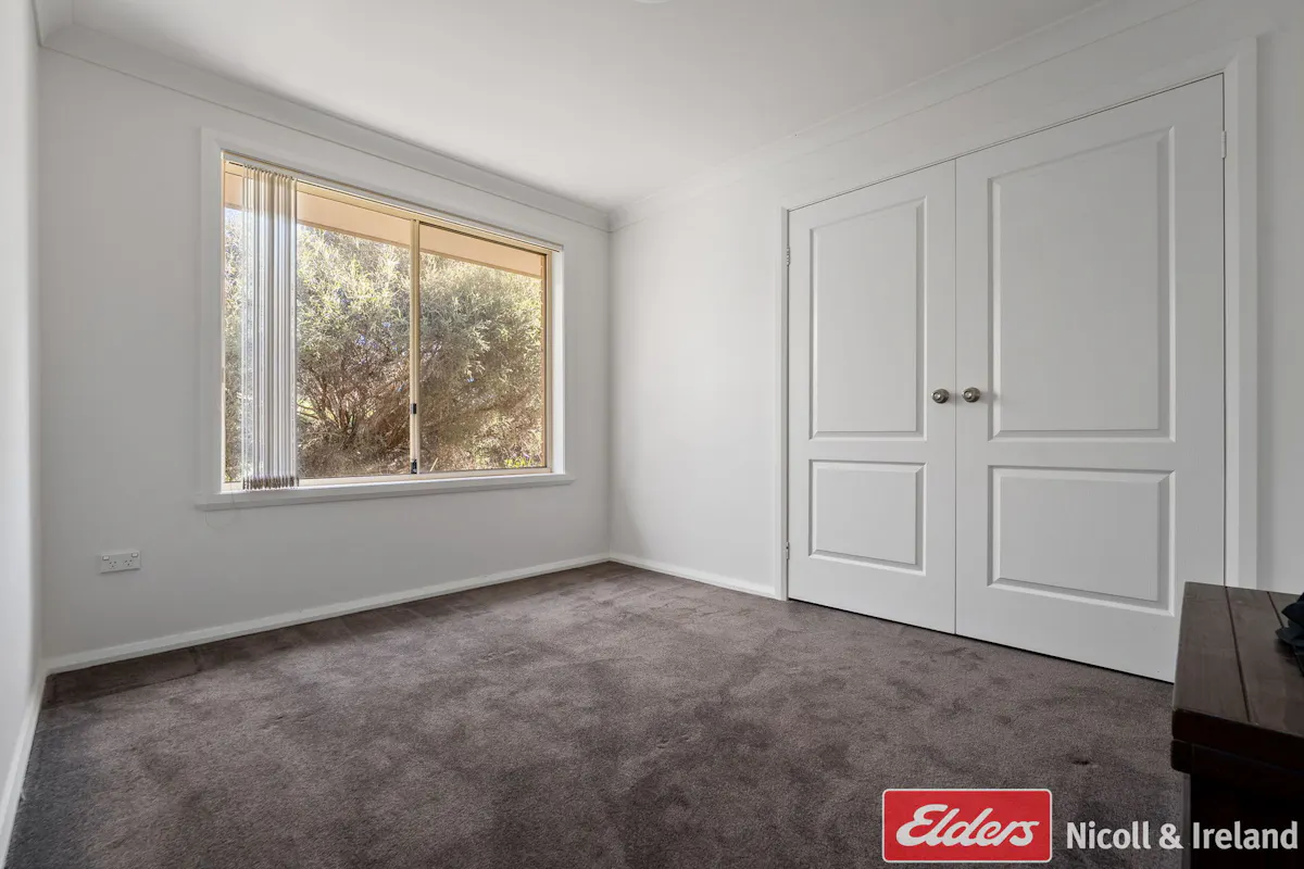 10 Blaxland Drive — photo 8 of 18