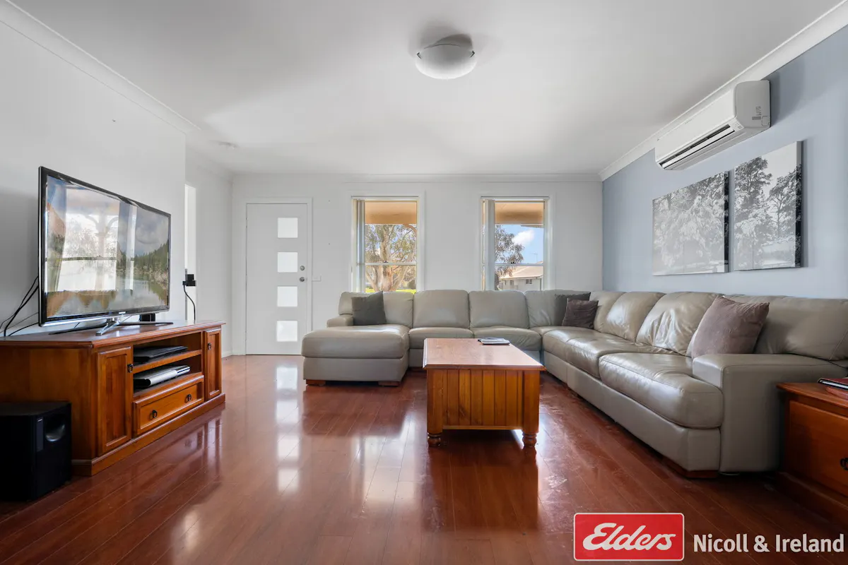 10 Blaxland Drive — photo 3 of 18