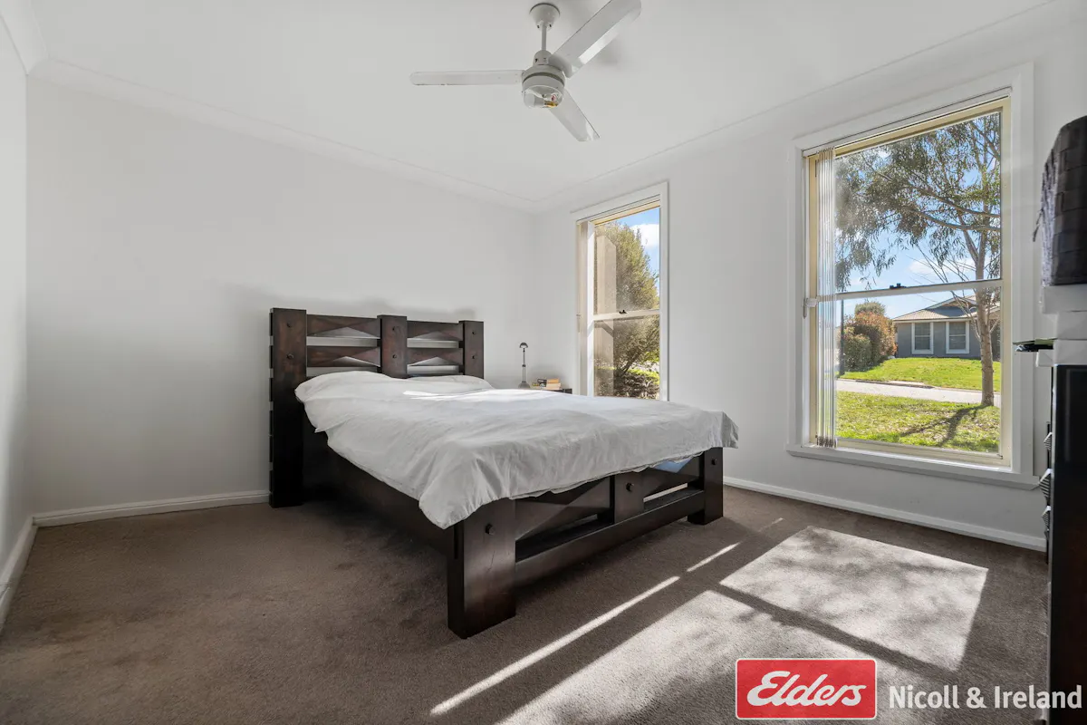 10 Blaxland Drive — photo 9 of 18