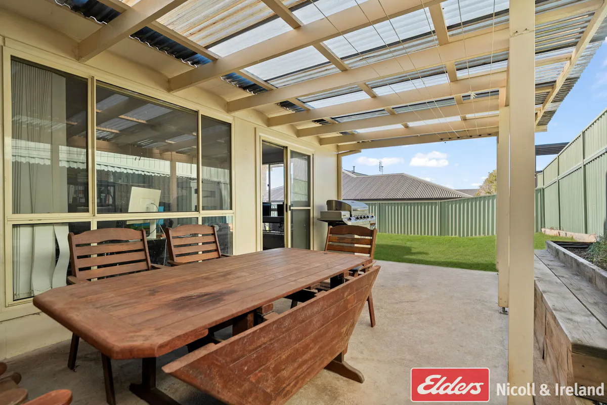 10 Blaxland Drive — photo 4 of 18
