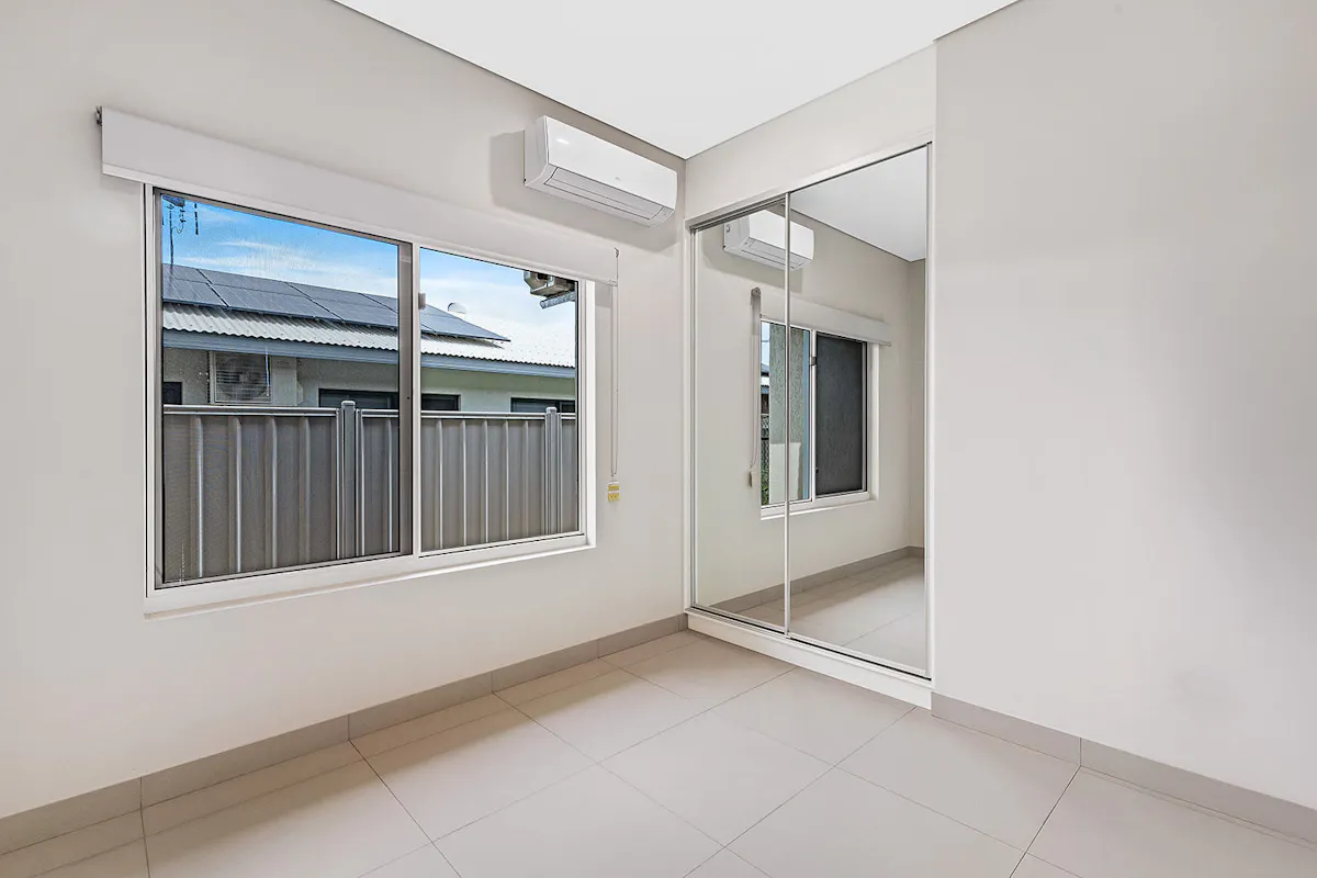 13 Whitegum Crescent — photo 9 of 11