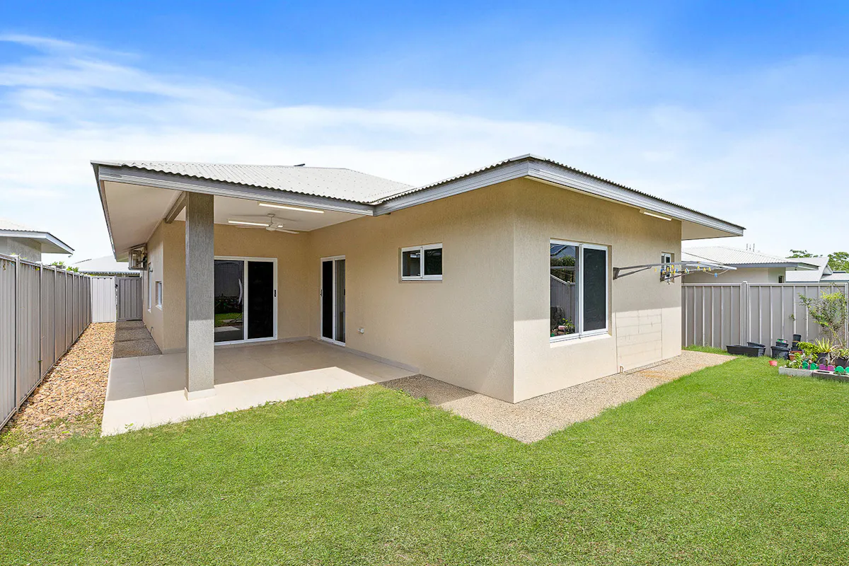 13 Whitegum Crescent — photo 10 of 11