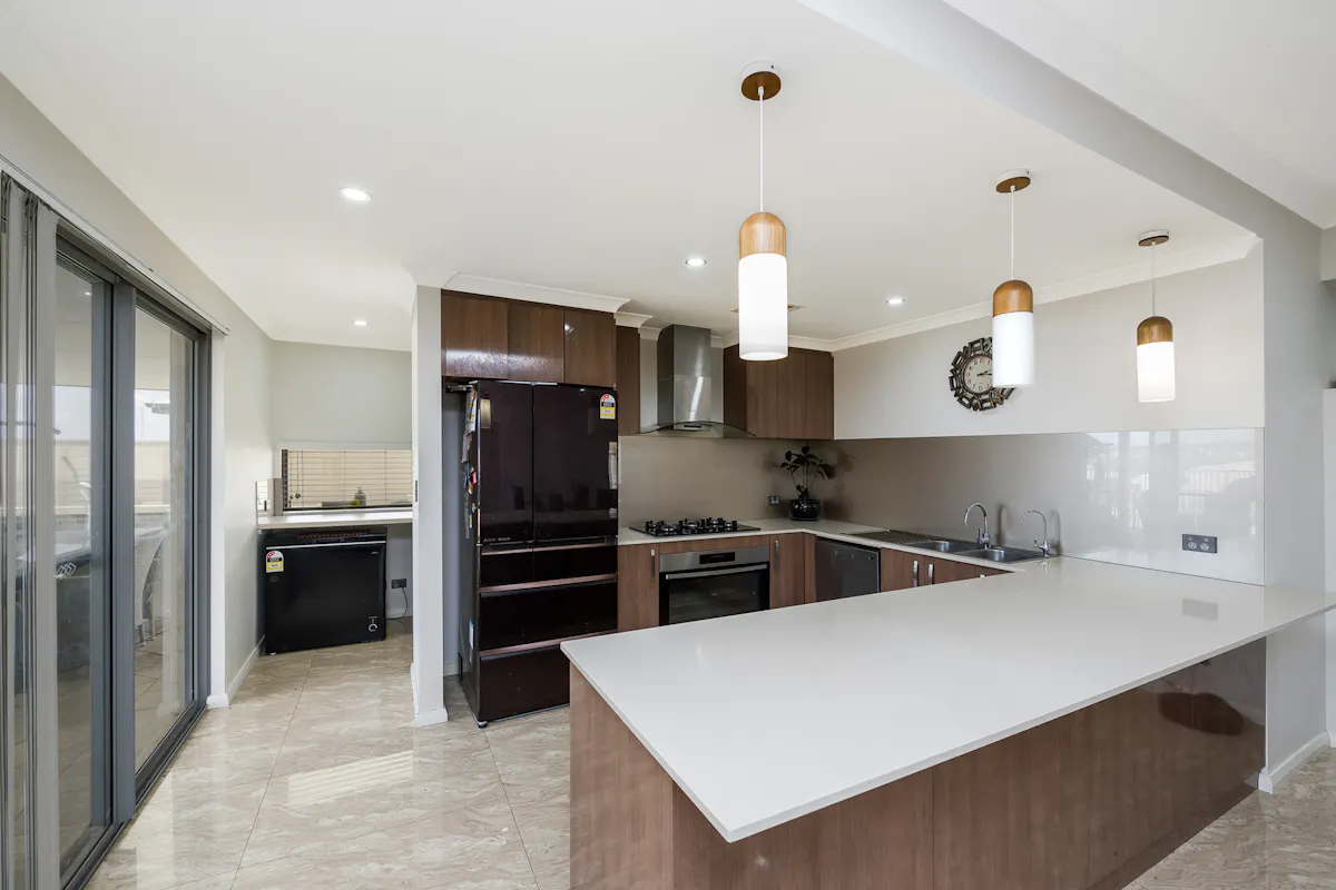 17 Golf Crescent — photo 8 of 30