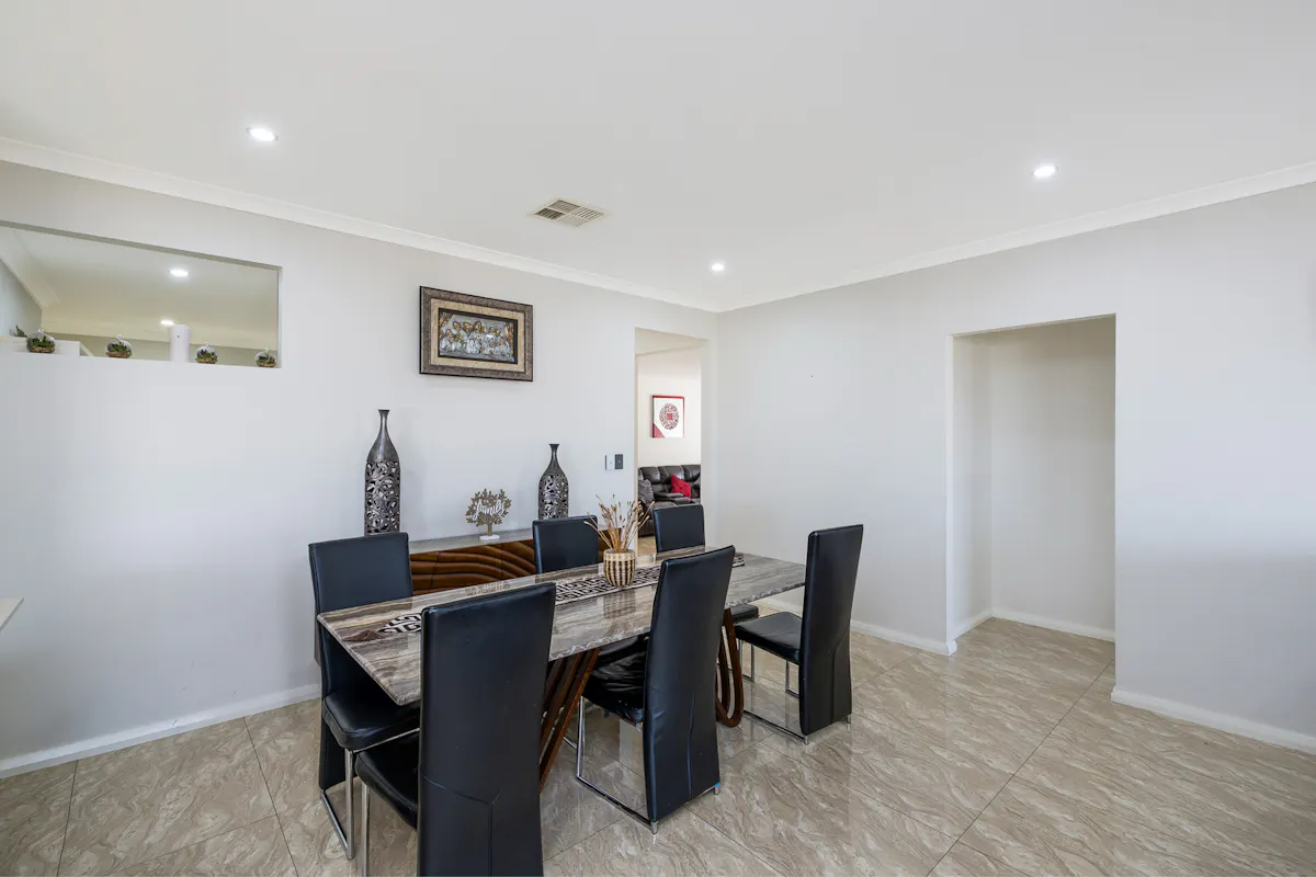 17 Golf Crescent — photo 11 of 30