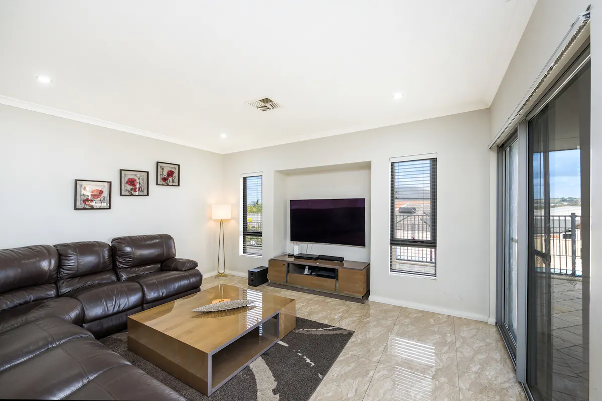 17 Golf Crescent — photo 13 of 30