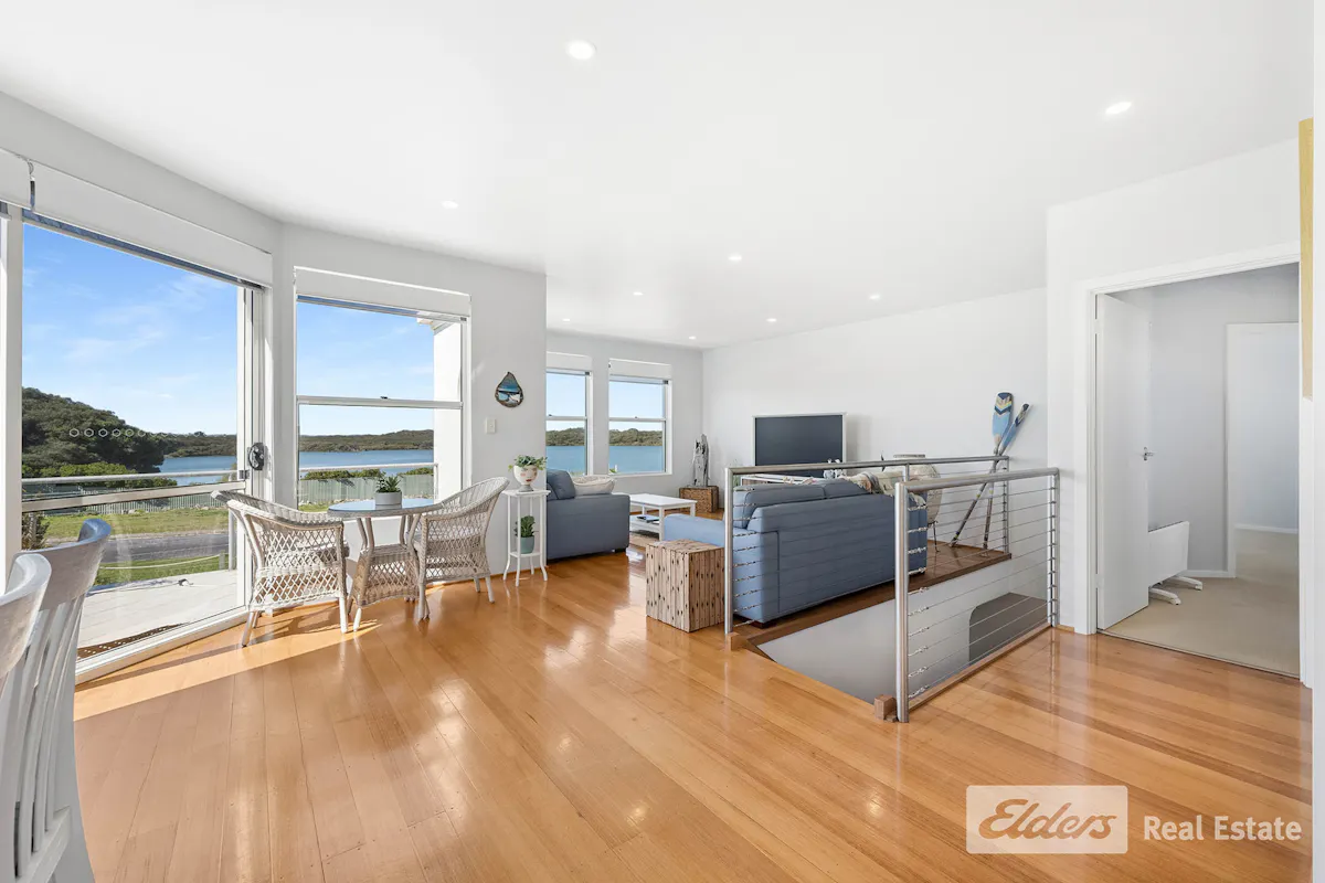 19 Lakeside Court — photo 4 of 25