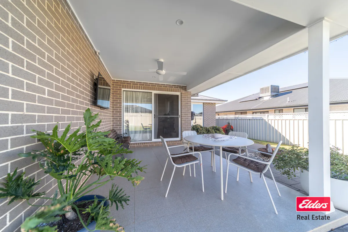 84 Champagne Drive — photo 10 of 27