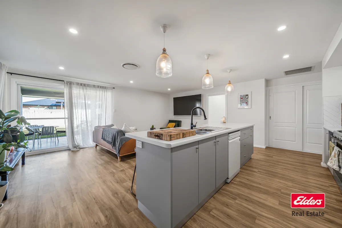 84 Champagne Drive — photo 15 of 27