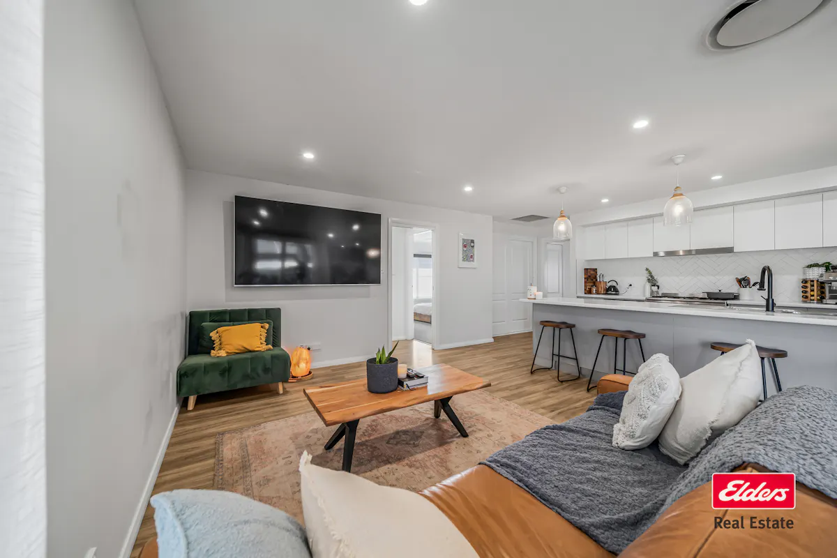 84 Champagne Drive — photo 6 of 27