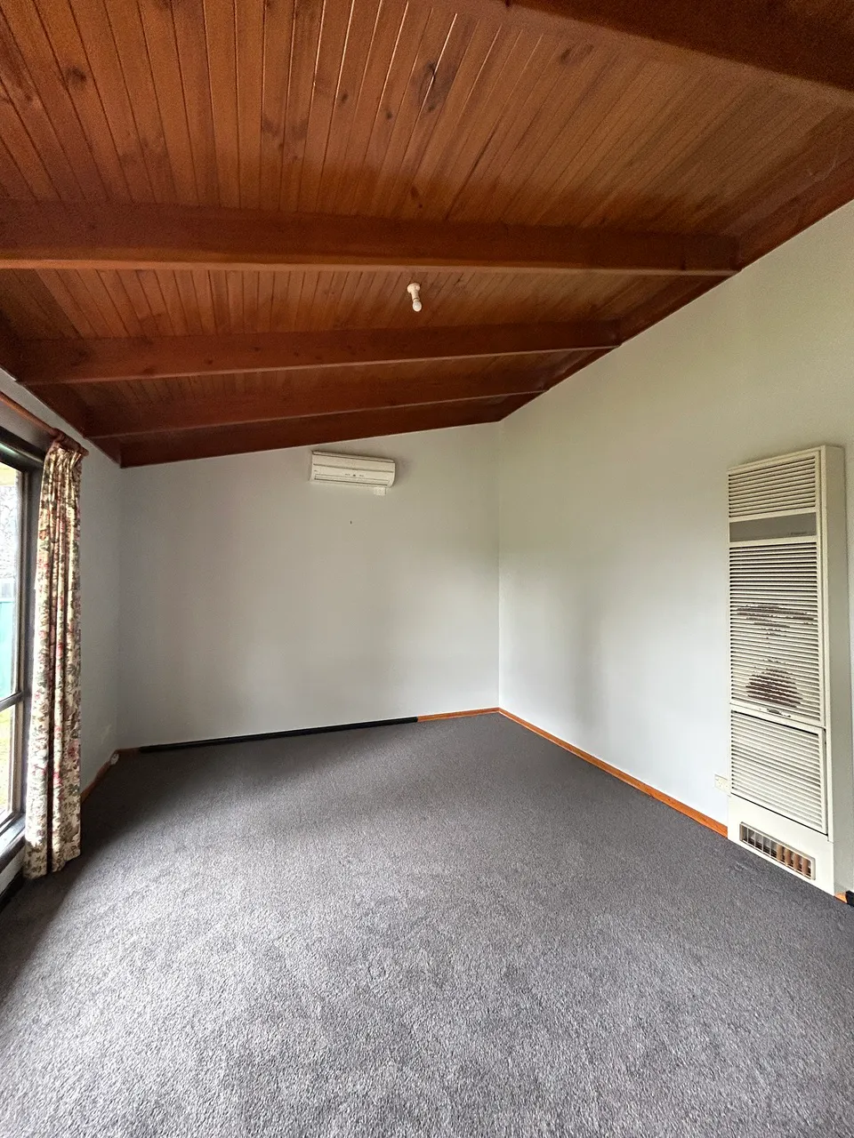 208 NORTH BOUNDARY Road — photo 3 of 12
