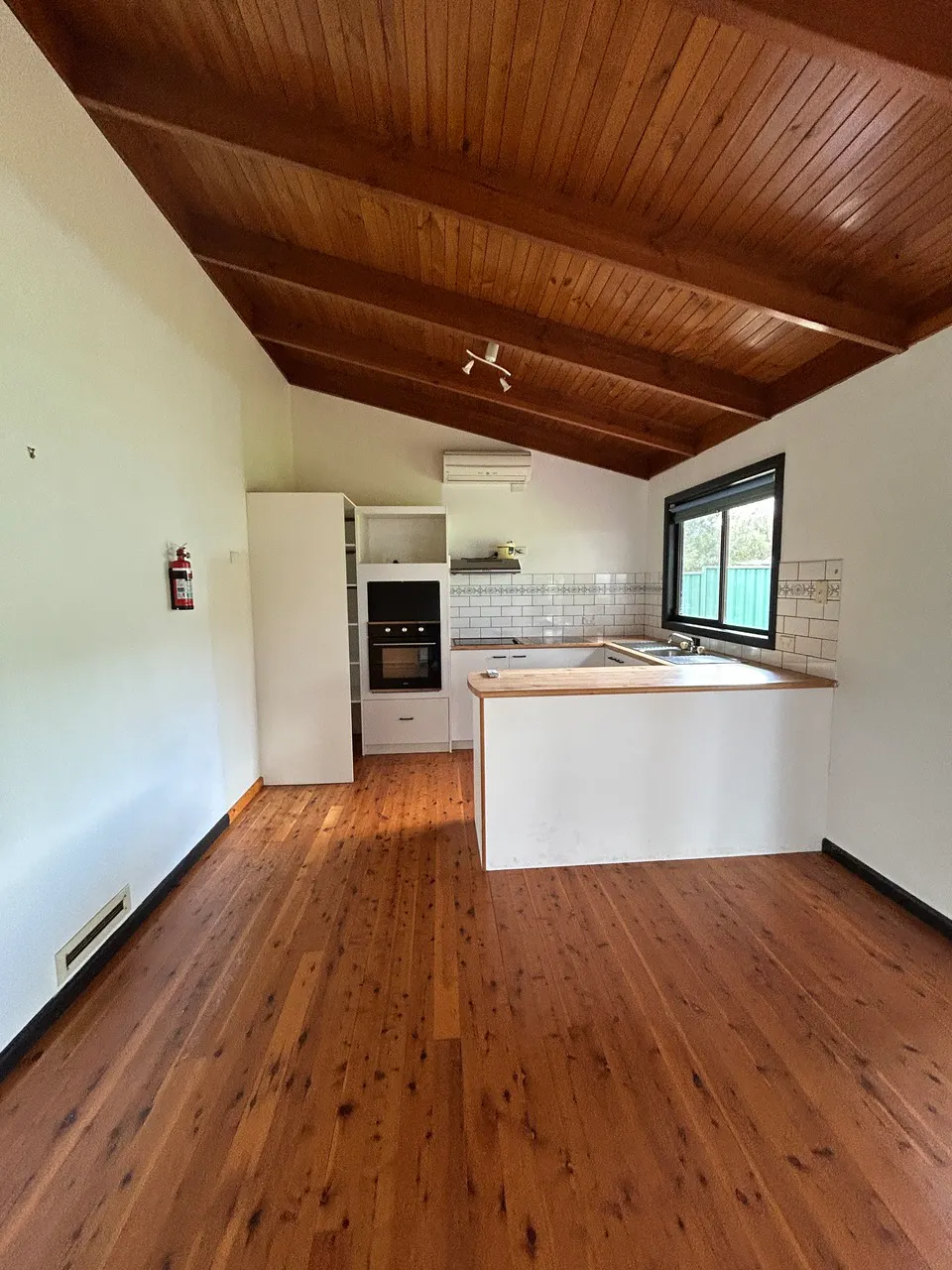 208 NORTH BOUNDARY Road — photo 10 of 12