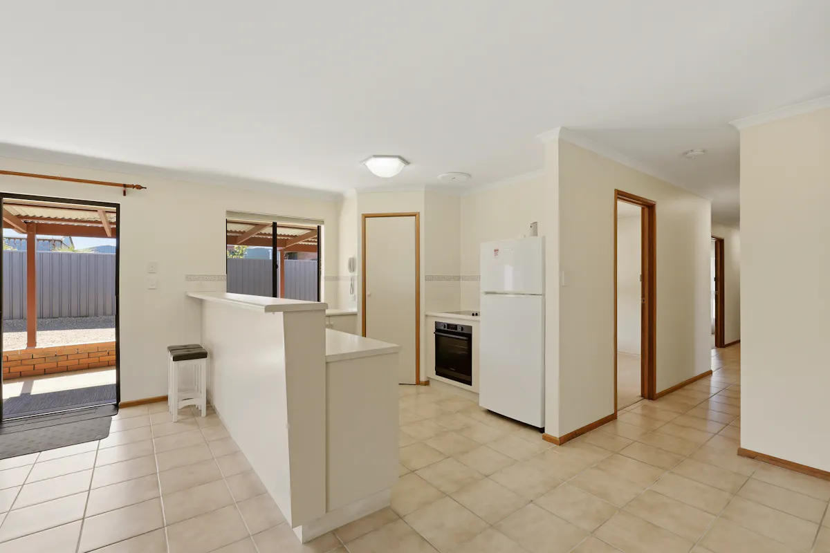 129 Beach Road — photo 8 of 30