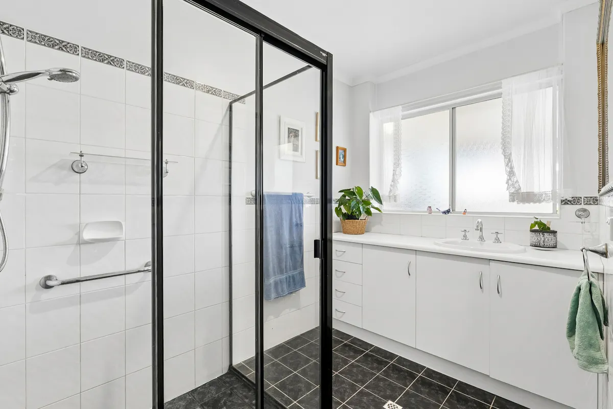 1 Frieda Street — photo 16 of 24