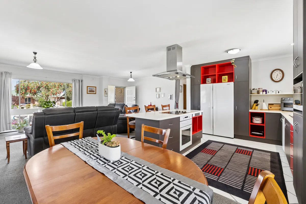 1 Frieda Street — photo 10 of 24