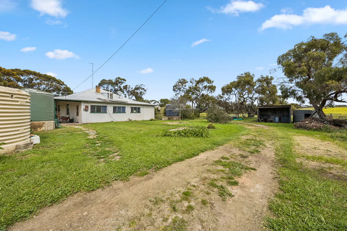3025 Dukes Highway — photo 18 of 30